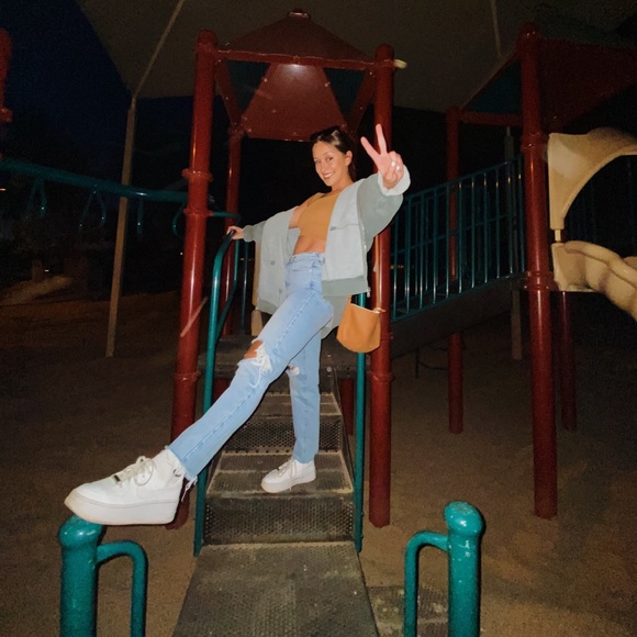 Meet your Posher, Erica - Picture 1 of 1